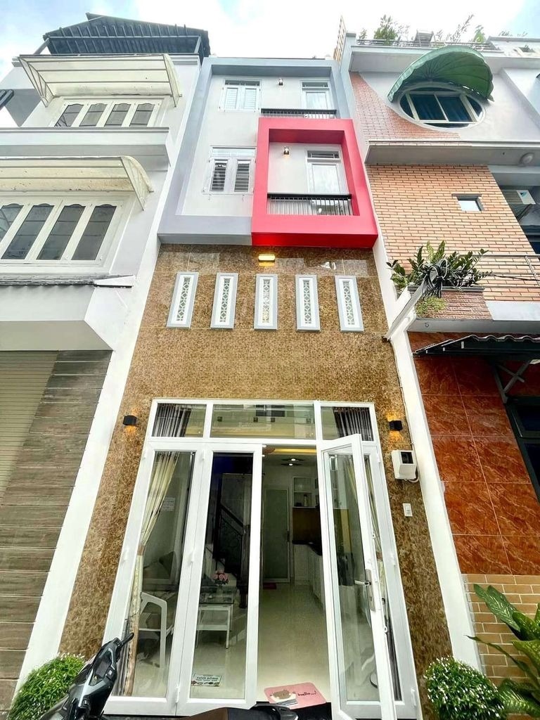 Bán nhà Mặt tiền Đông Bắc (TCH33), 1T4L ST. Dt 5,2 x 33 sàn gần 500m2 chỉ 88 triệu/m²